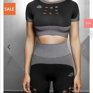 Seamless crop top Black and White